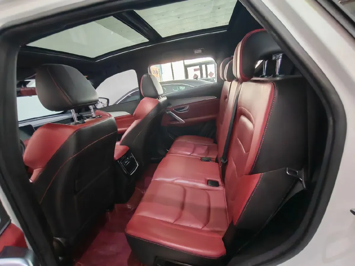 2023 ChangAn Oshan X7 Plus 1.5T 188HP L4 7DCT,autocango,china used car exporter,china ev exporter,chinese used car exporter,chinese used ev exporter