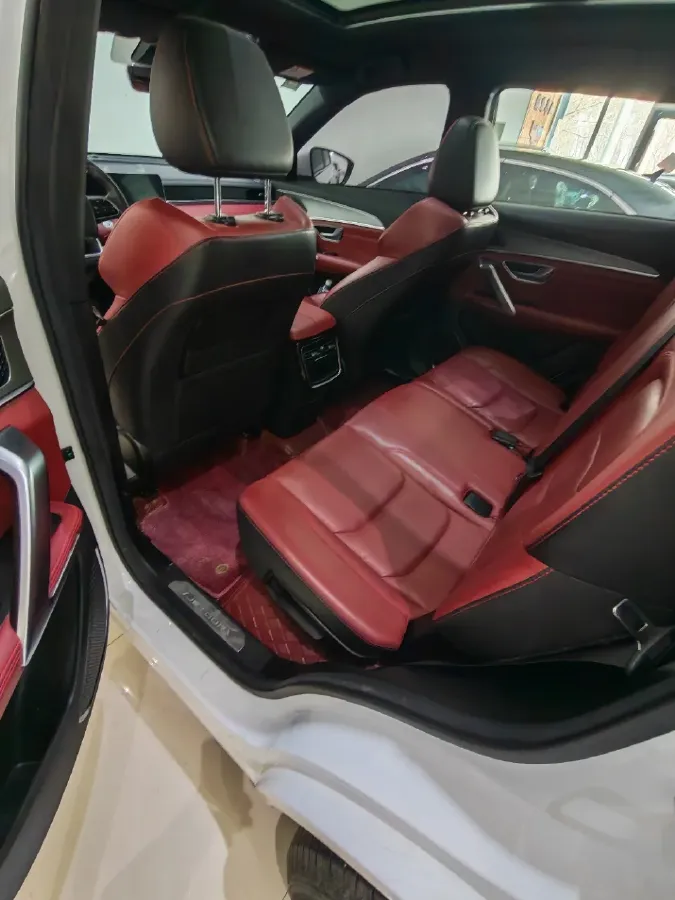 2023 ChangAn Oshan X7 Plus 1.5T 188HP L4 7DCT,autocango,china used car exporter,china ev exporter,chinese used car exporter,chinese used ev exporter