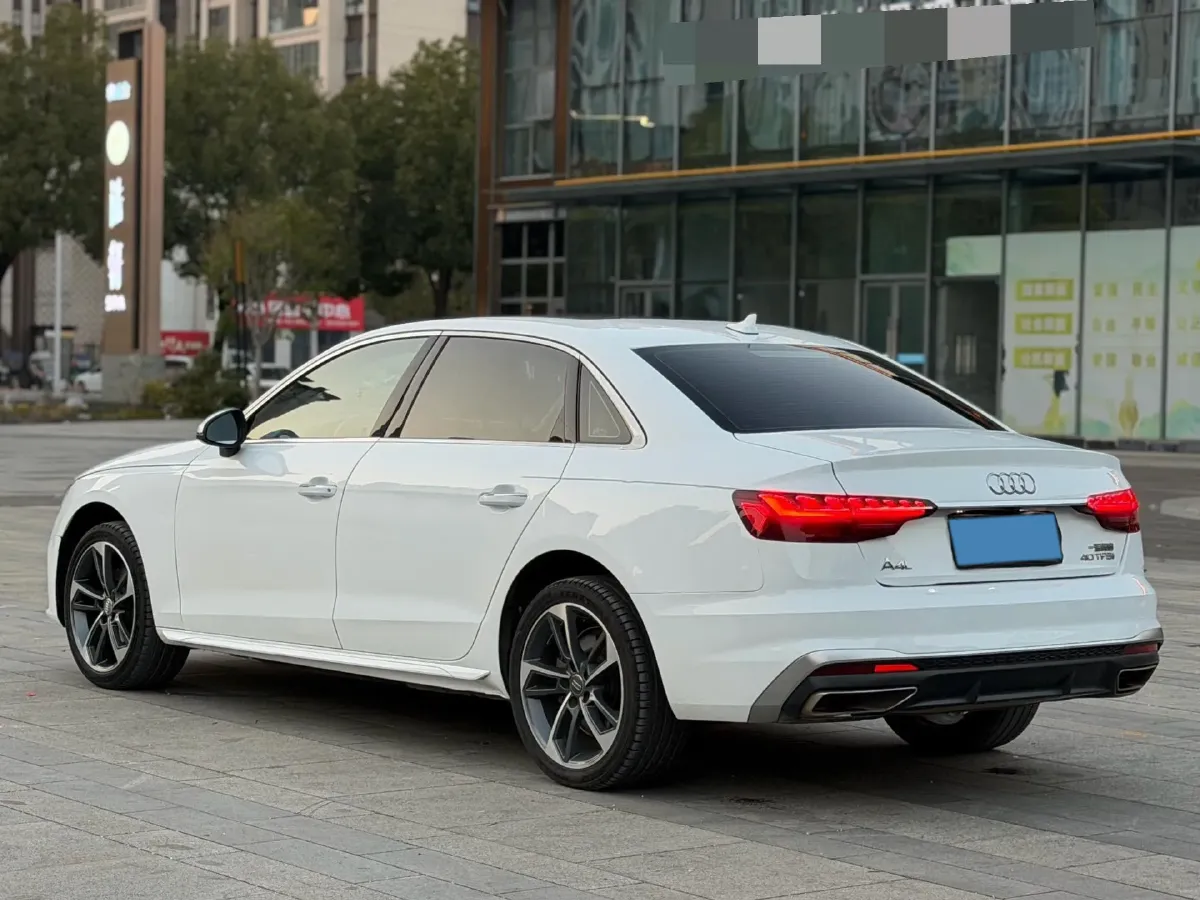 2020 Audi A4L 2.0T 190HP L4 7DCT,autocango,china used car exporter,china ev exporter,chinese used car exporter,chinese used ev exporter