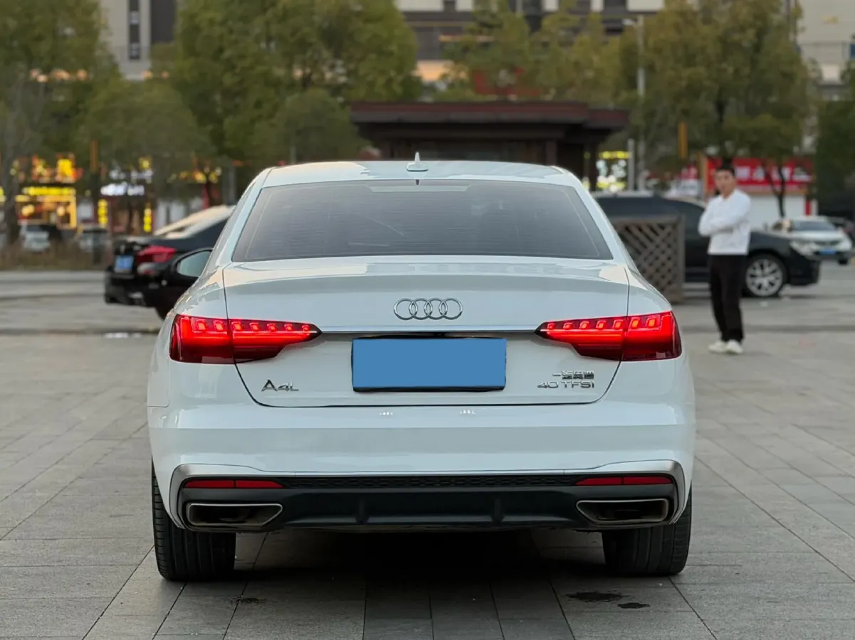 2020 Audi A4L 2.0T 190HP L4 7DCT,autocango,china used car exporter,china ev exporter,chinese used car exporter,chinese used ev exporter
