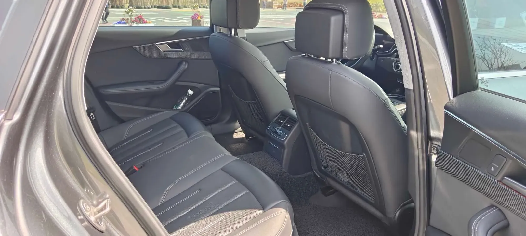 2020 Audi A4L 2.0T 190HP L4 7DCT,autocango,china used car exporter,china ev exporter,chinese used car exporter,chinese used ev exporter