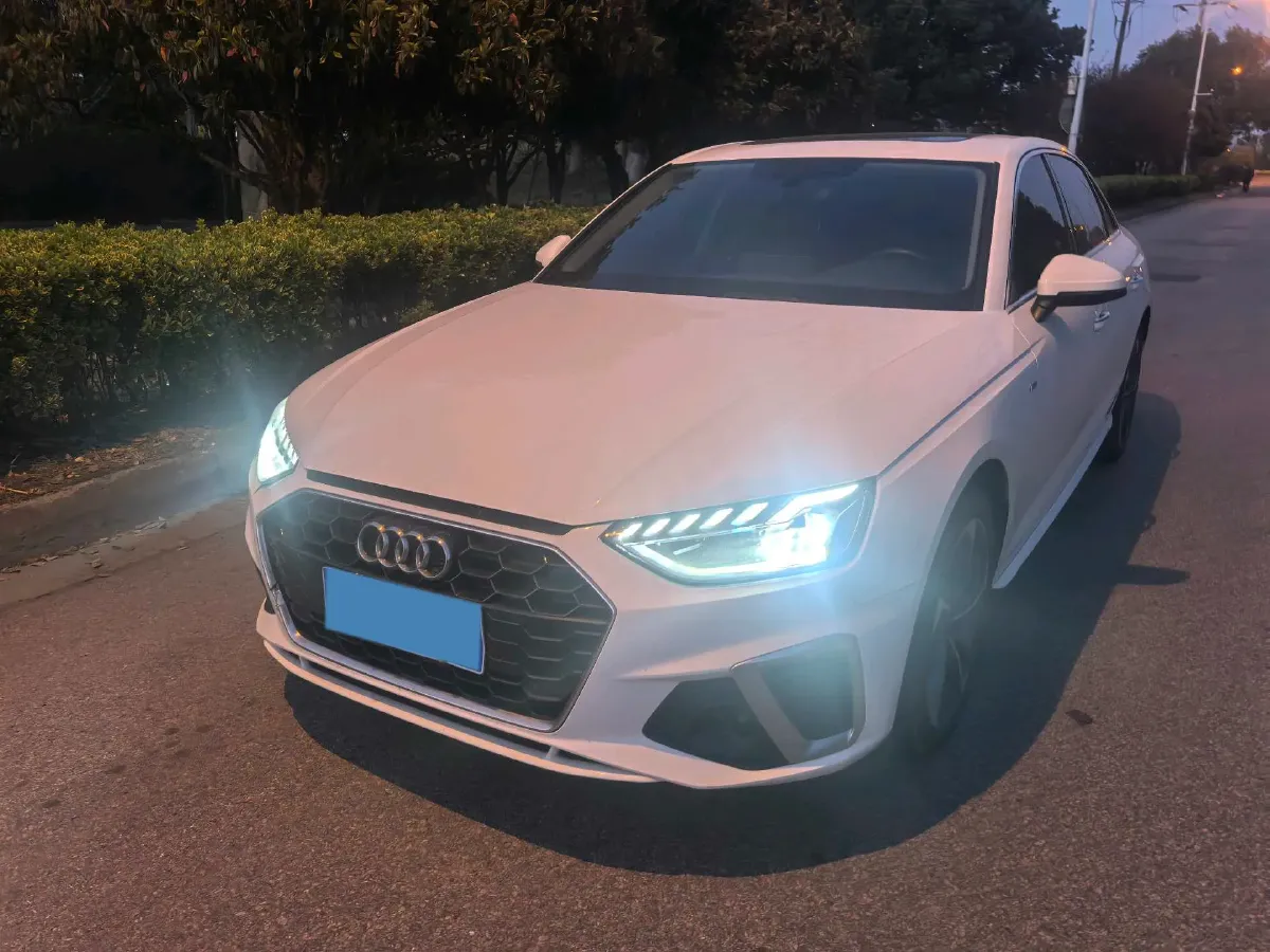 2022 Audi A4L 2.0T 190HP L4 7DCT,autocango,china used car exporter,china ev exporter,chinese used car exporter,chinese used ev exporter
