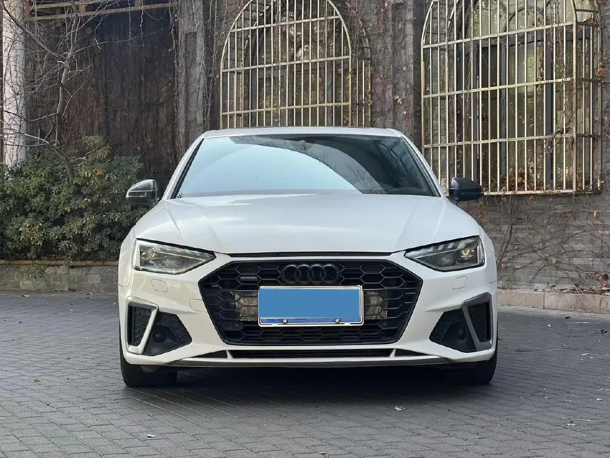 2020 Audi A4L 2.0T 252HP L4 7DCT,autocango,china used car exporter,china ev exporter,chinese used car exporter,chinese used ev exporter