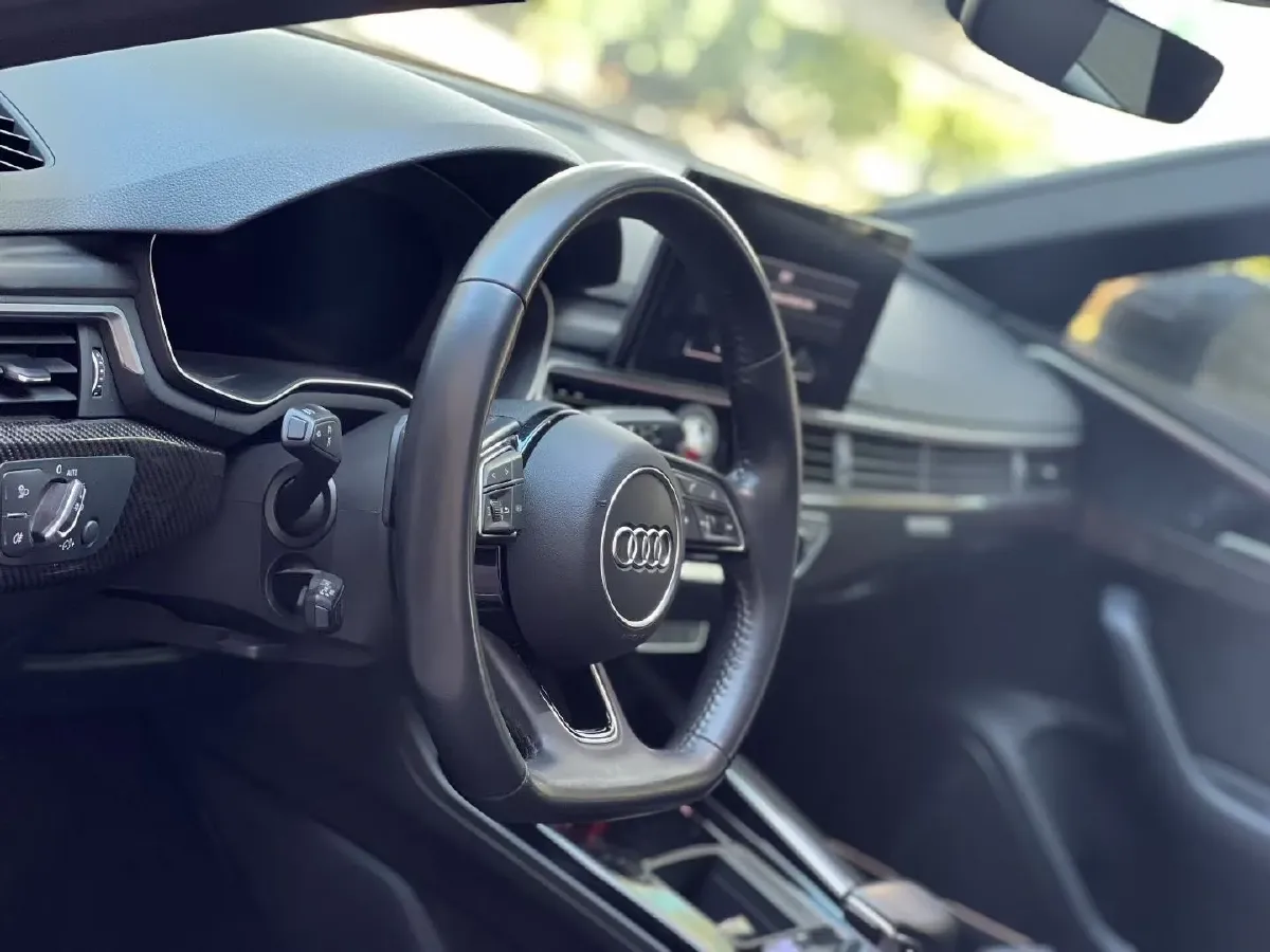 2020 Audi A4L 2.0T 252HP L4 7DCT,autocango,china used car exporter,china ev exporter,chinese used car exporter,chinese used ev exporter