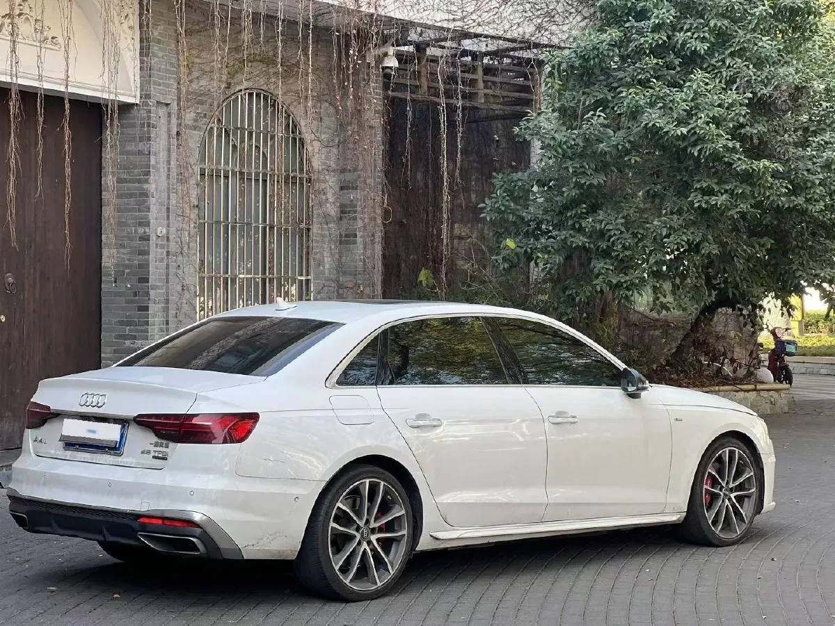 2020 Audi A4L 2.0T 252HP L4 7DCT,autocango,china used car exporter,china ev exporter,chinese used car exporter,chinese used ev exporter