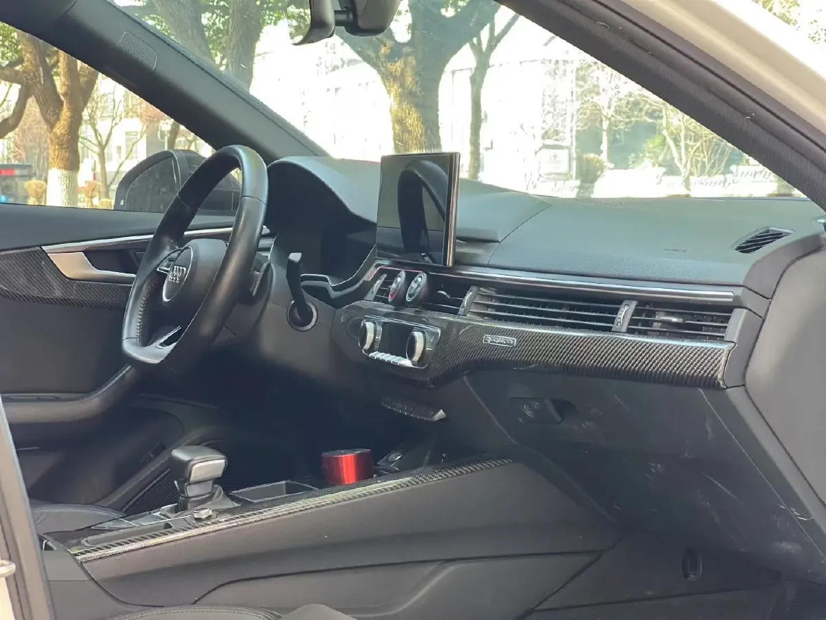 2020 Audi A4L 2.0T 252HP L4 7DCT,autocango,china used car exporter,china ev exporter,chinese used car exporter,chinese used ev exporter