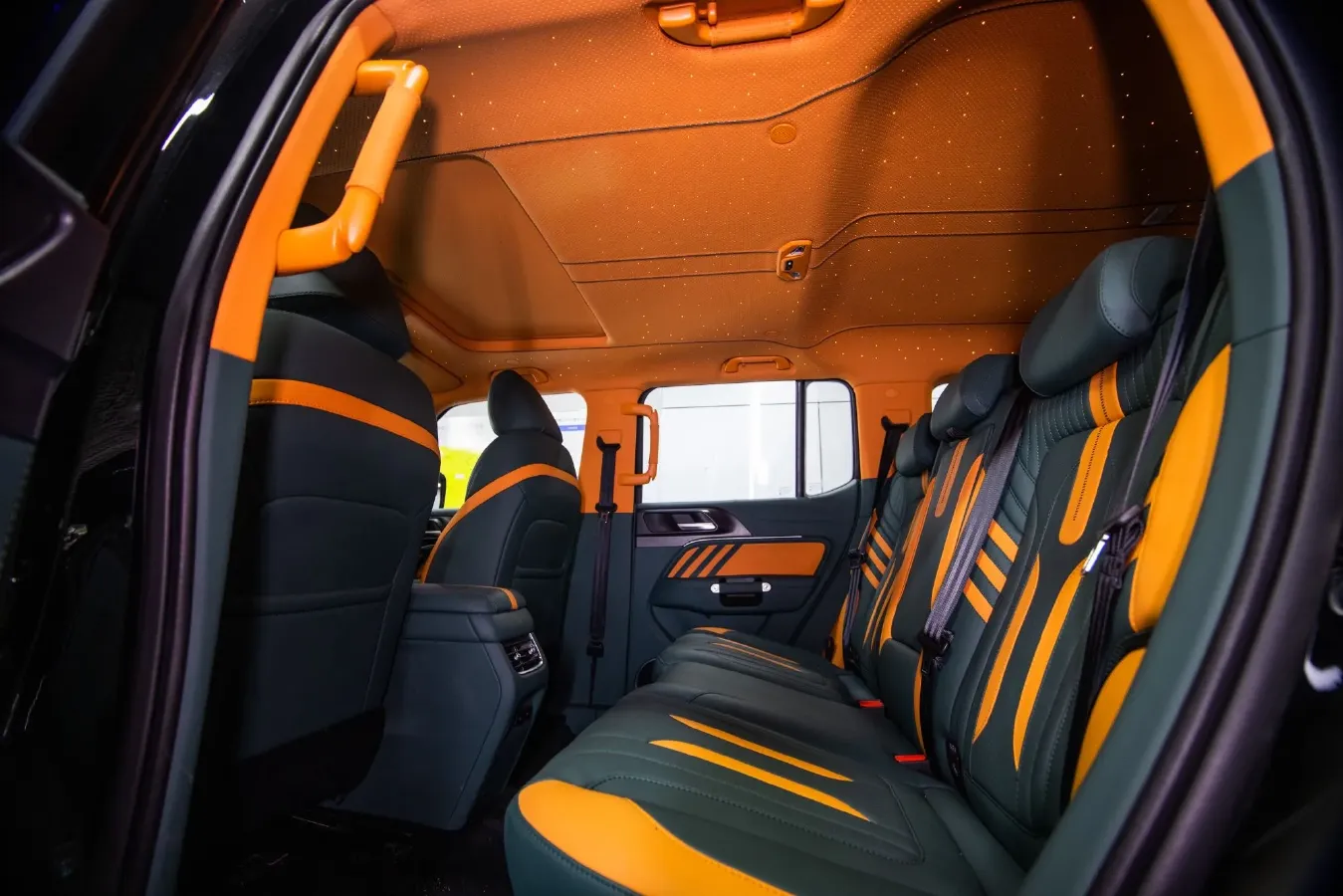 2025 Tank 300 2.0T 227HP L4 9AT,autocango,china used car exporter,china ev exporter,chinese used car exporter,chinese used ev exporter