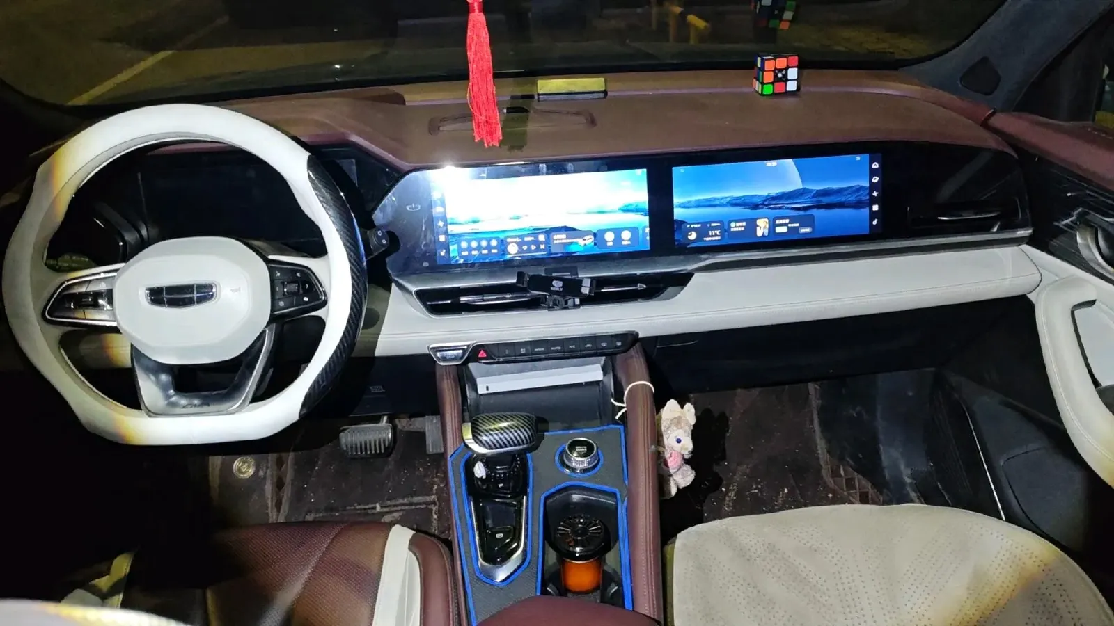 2021 Geely Monjaro 2.0T 218HP L4 7DCT,autocango,china used car exporter,china ev exporter,chinese used car exporter,chinese used ev exporter