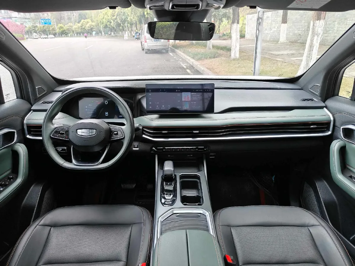 2023 Geely Okavango L 2.0T 218HP L4 7DCT,autocango,china used car exporter,china ev exporter,chinese used car exporter,chinese used ev exporter