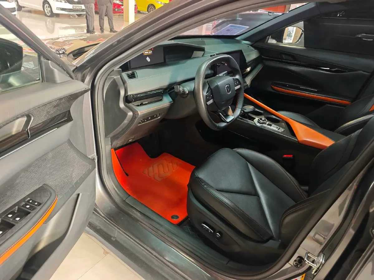 2023 ChangAn UNI-V iDD 1.5T 170HP L4 6TCT PHEV 18.4KWH,autocango,china used car exporter,china ev exporter,chinese used car exporter,chinese used ev exporter