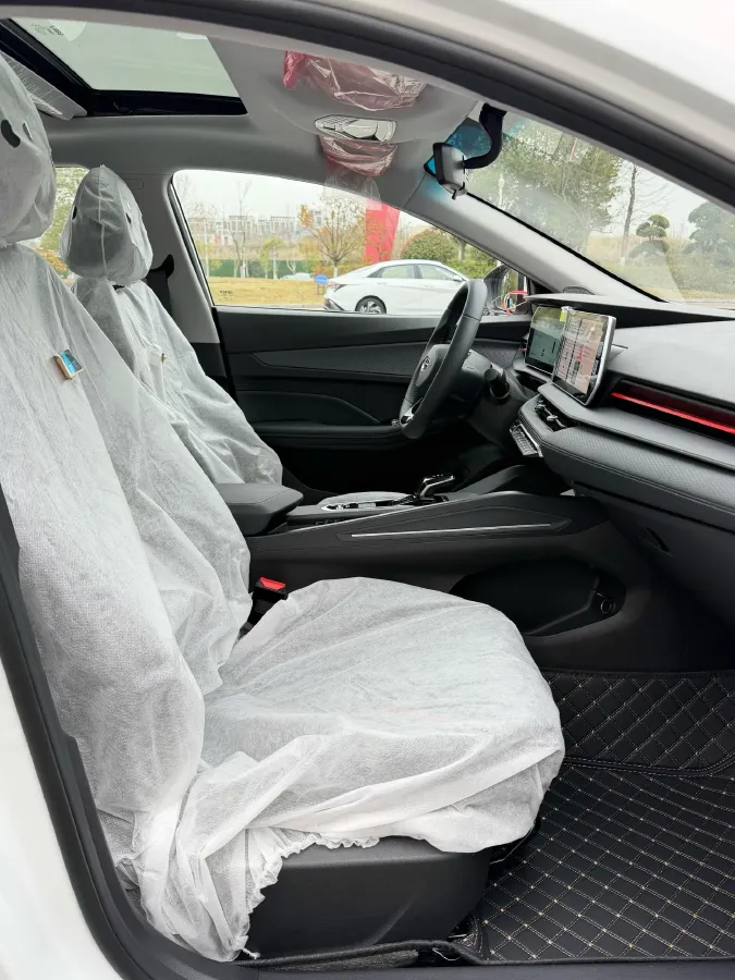 2024 Geely Binray 1.5T 181HP L4 7DCT,autocango,china used car exporter,china ev exporter,chinese used car exporter,chinese used ev exporter