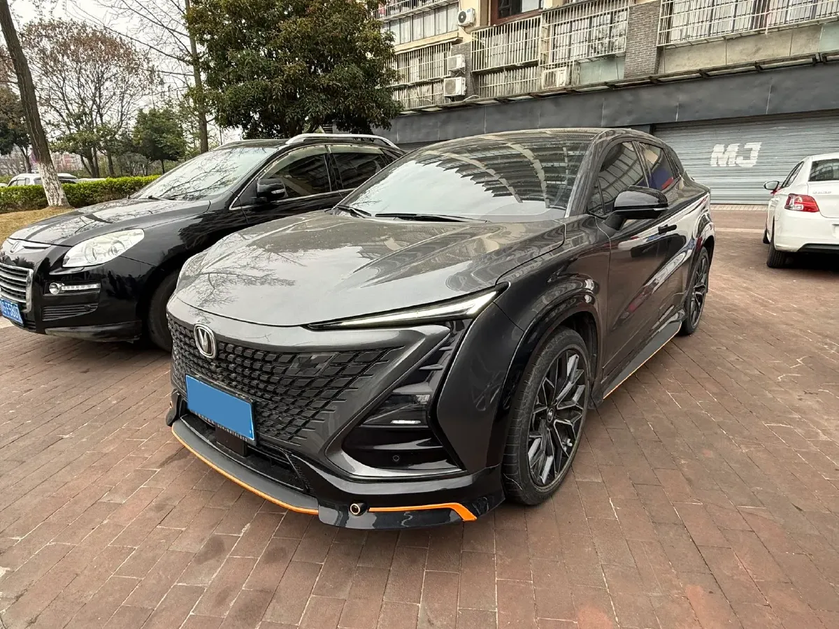 2022 ChangAn UNI-T 1.5T 188HP L4 7DCT,autocango,china used car exporter,china ev exporter,chinese used car exporter,chinese used ev exporter