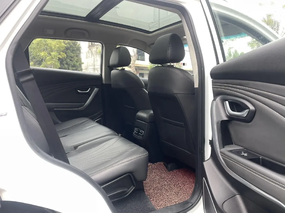 2018 DongFeng Fengon Fengon 580 1.5T 150HP L4 6MT,autocango,china used car exporter,china ev exporter,chinese used car exporter,chinese used ev exporter