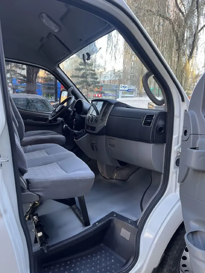 2019 JMC YuHu 5 2.0T 142HP L4 6MT,autocango,china used car exporter,china ev exporter,chinese used car exporter,chinese used ev exporter