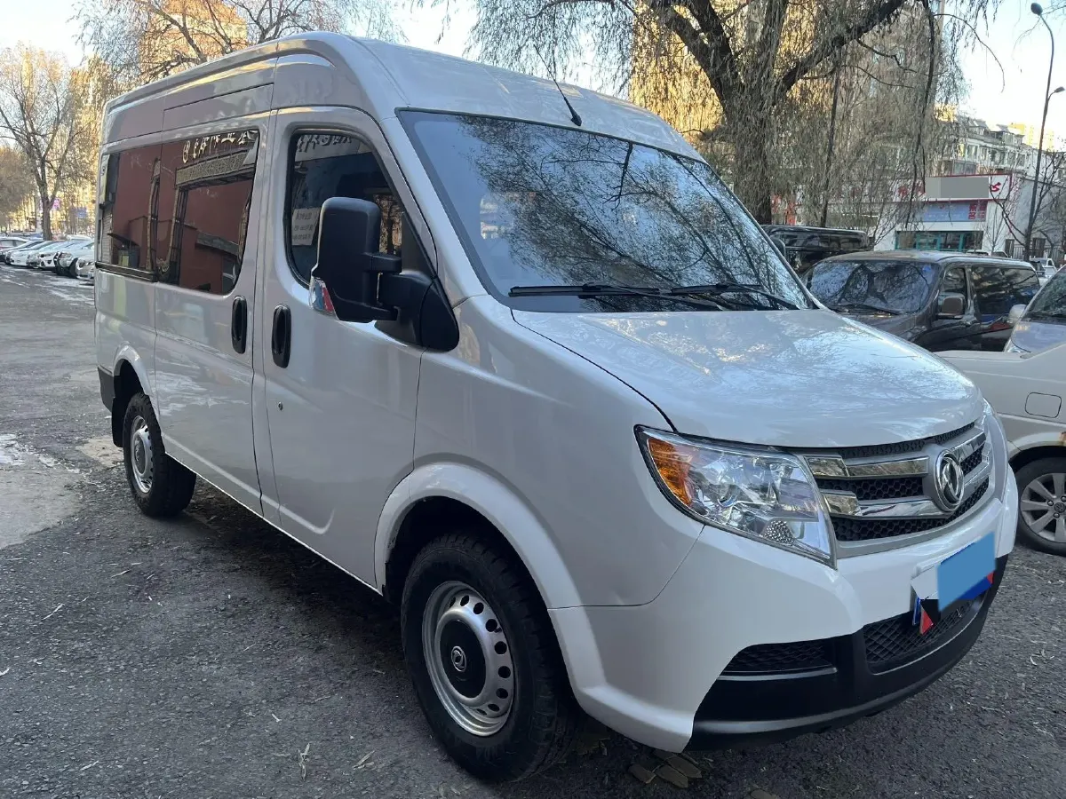 2019 JMC YuHu 5 2.0T 142HP L4 6MT,autocango,china used car exporter,china ev exporter,chinese used car exporter,chinese used ev exporter