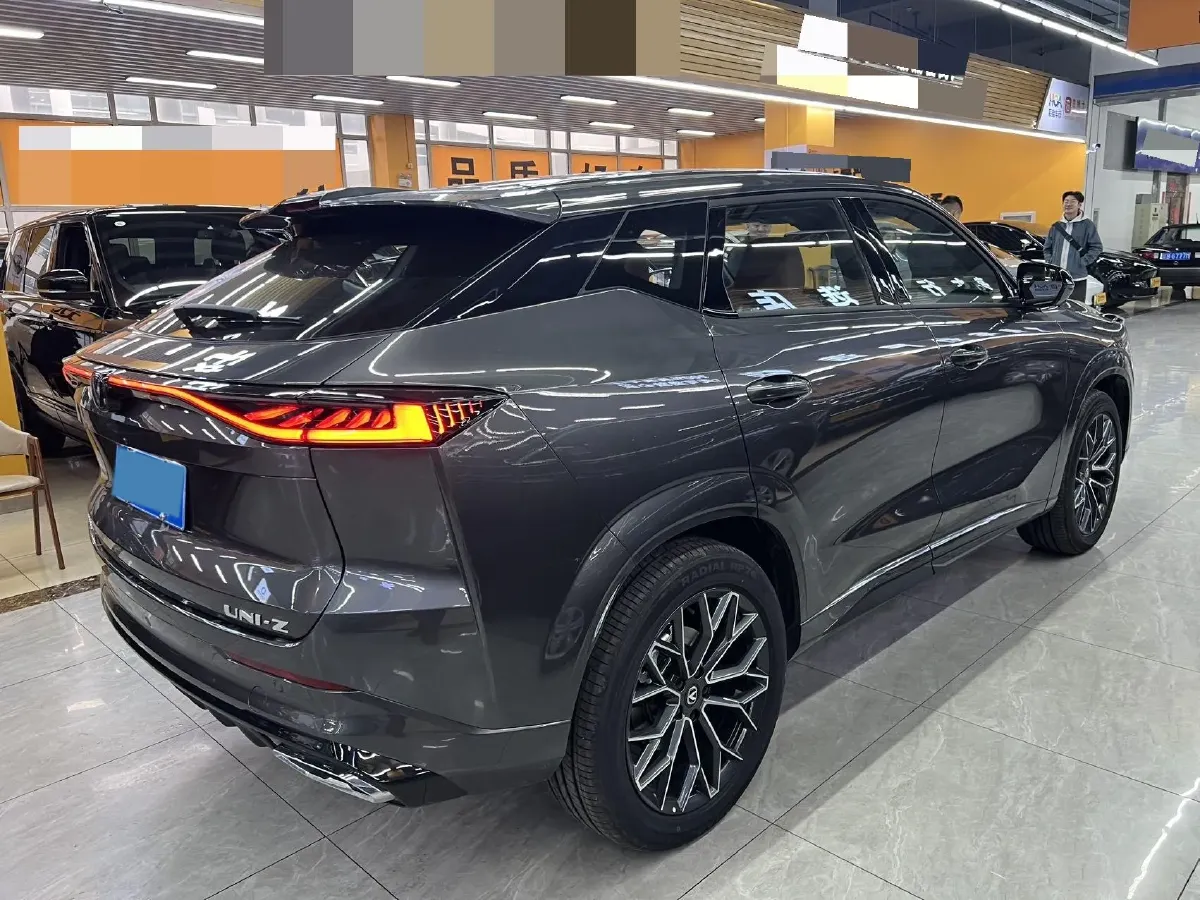 2025 ChangAn UNI-Z 1.5T 192HP L4 7DCT,autocango,china used car exporter,china ev exporter,chinese used car exporter,chinese used ev exporter