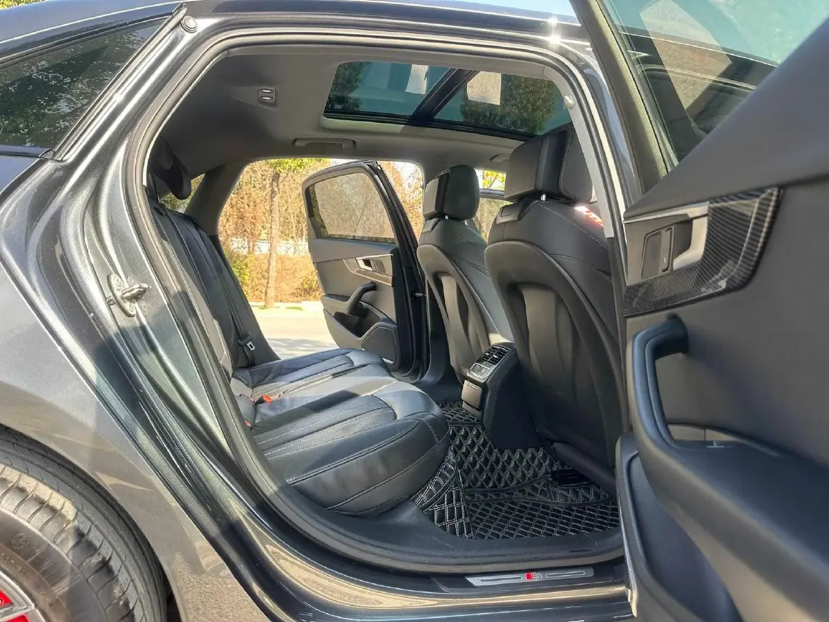 2022 Audi A4L 2.0T 150HP L4 7DCT,autocango,china used car exporter,china ev exporter,chinese used car exporter,chinese used ev exporter