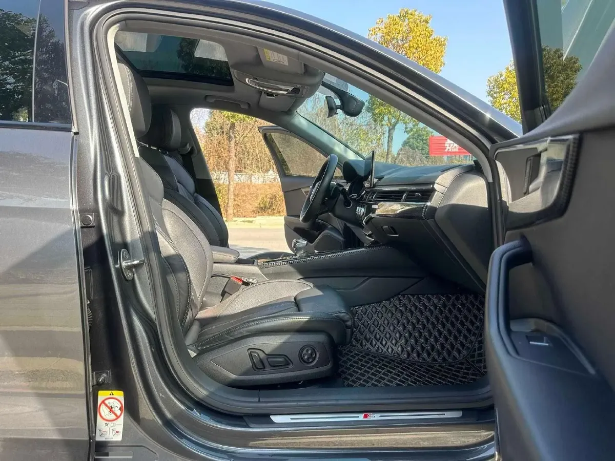 2022 Audi A4L 2.0T 150HP L4 7DCT,autocango,china used car exporter,china ev exporter,chinese used car exporter,chinese used ev exporter