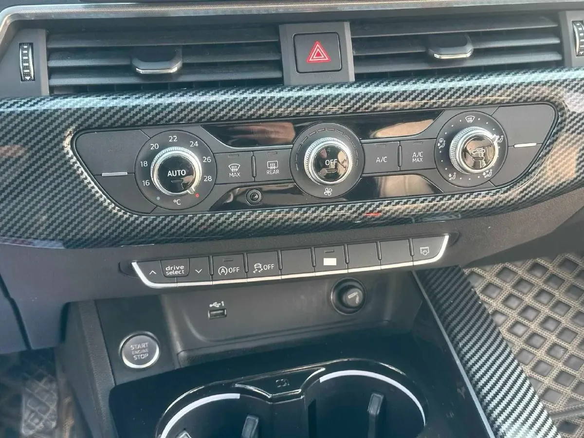 2022 Audi A4L 2.0T 150HP L4 7DCT,autocango,china used car exporter,china ev exporter,chinese used car exporter,chinese used ev exporter