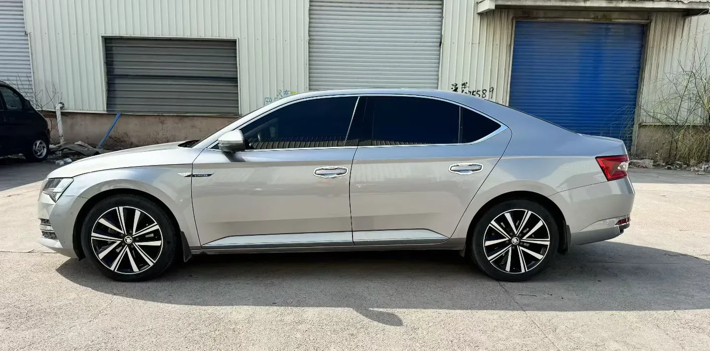 2019 Skoda Superb 2.0T 186HP L4 7DCT,autocango,china used car exporter,china ev exporter,chinese used car exporter,chinese used ev exporter