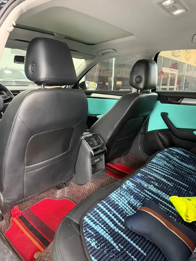 2018 Skoda Superb 1.8T 180HP L4 7DCT,autocango,china used car exporter,china ev exporter,chinese used car exporter,chinese used ev exporter