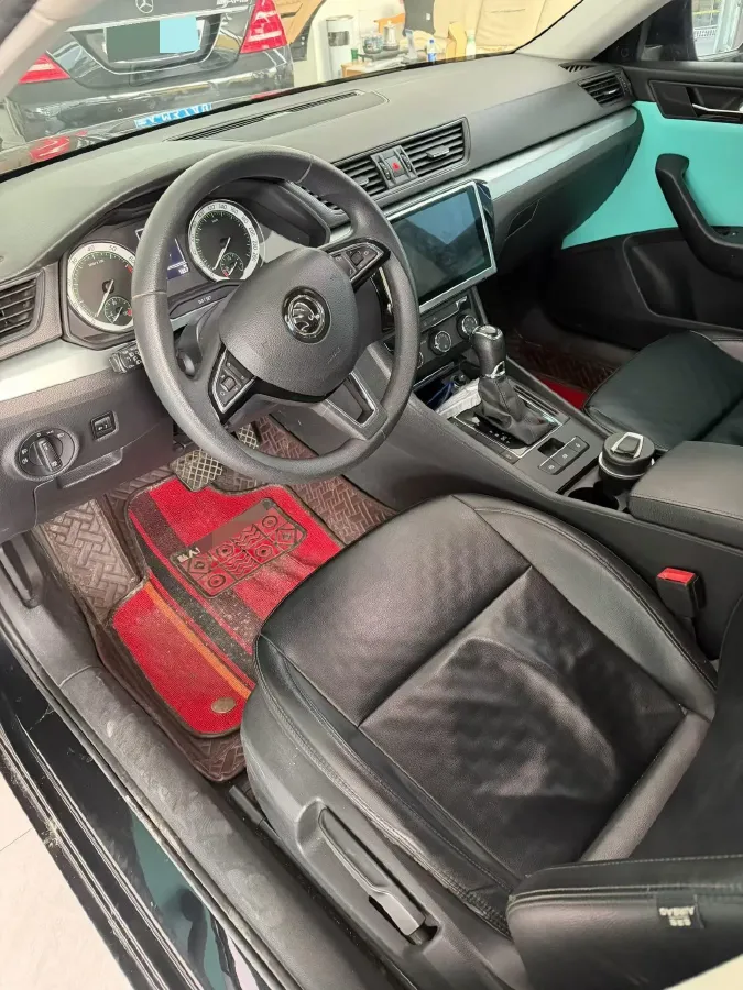 2018 Skoda Superb 1.8T 180HP L4 7DCT,autocango,china used car exporter,china ev exporter,chinese used car exporter,chinese used ev exporter