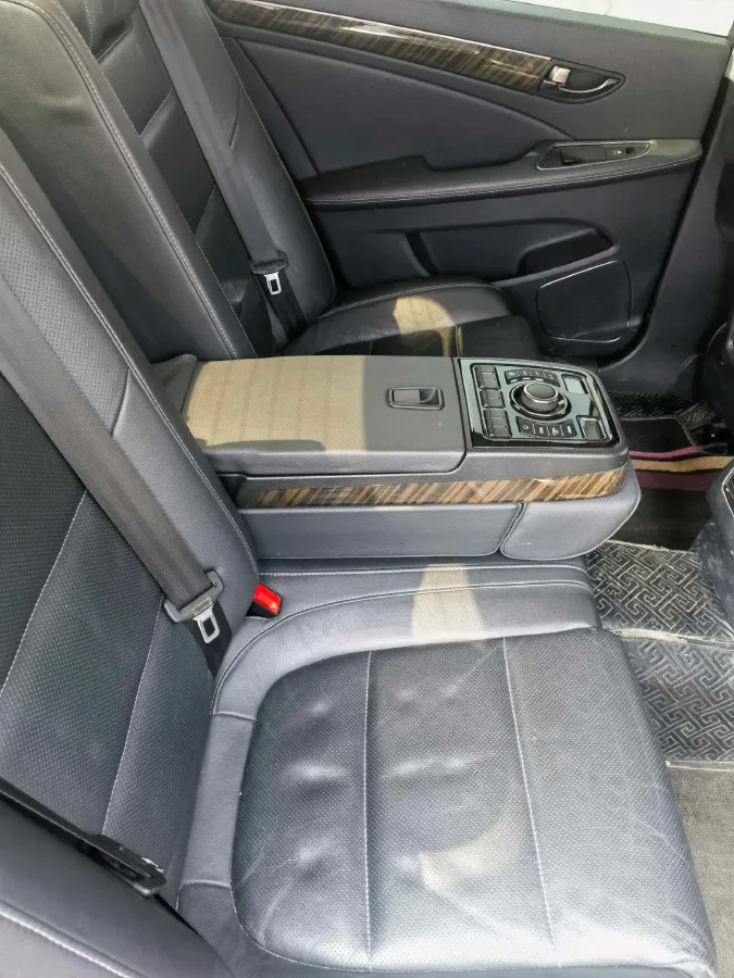 2019 HongQi H7 1.8T 188HP L4 6AT,autocango,china used car exporter,china ev exporter,chinese used car exporter,chinese used ev exporter