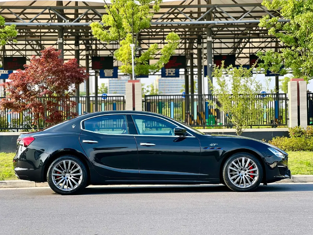 2022 Audi Q7 2.0T 245HP L4 8AT,autocango,china used car exporter,china ev exporter,chinese used car exporter,chinese used ev exporter