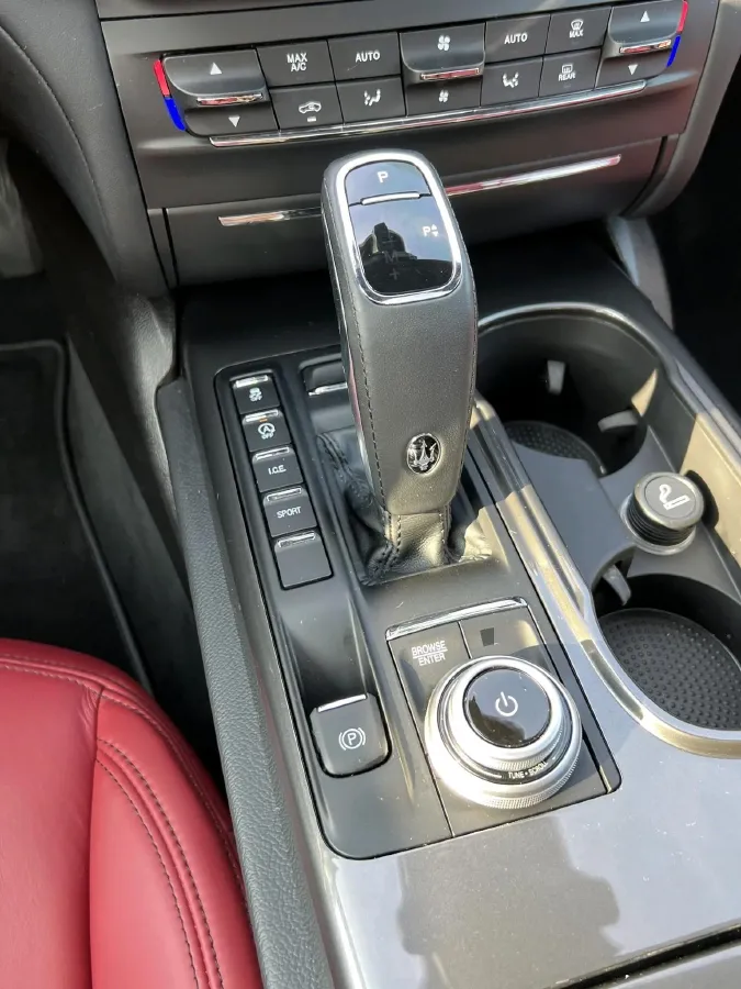 2022 Audi Q7 2.0T 245HP L4 8AT,autocango,china used car exporter,china ev exporter,chinese used car exporter,chinese used ev exporter