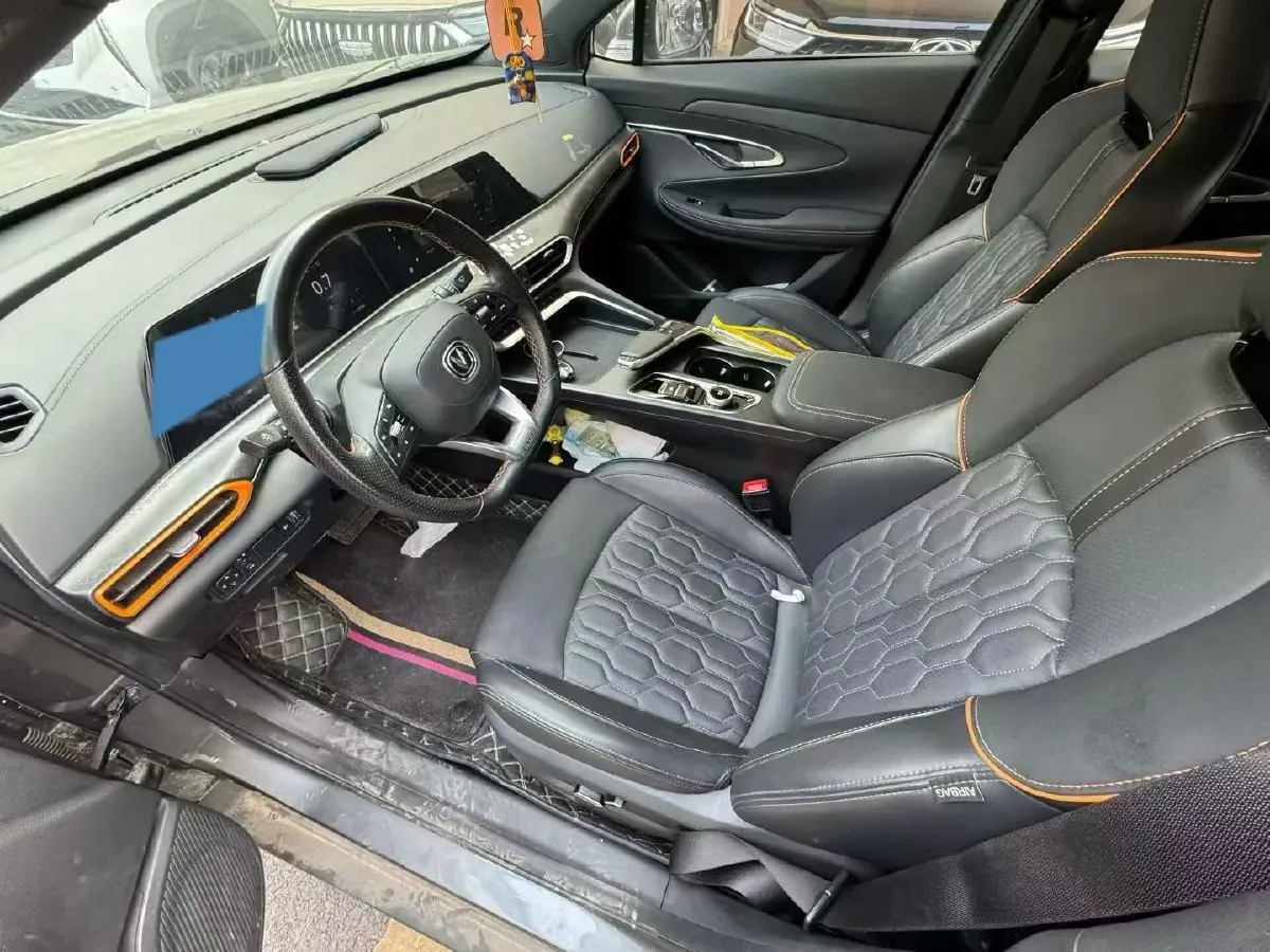 2022 ChangAn UNI-T 1.5T 188HP L4 7DCT,autocango,china used car exporter,china ev exporter,chinese used car exporter,chinese used ev exporter