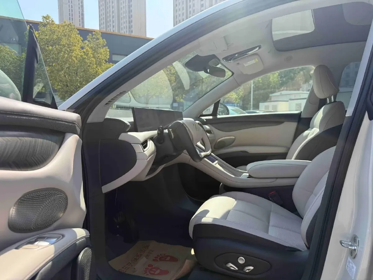 2025 IM LS6 BEV 75KWH,autocango,china used car exporter,china ev exporter,chinese used car exporter,chinese used ev exporter