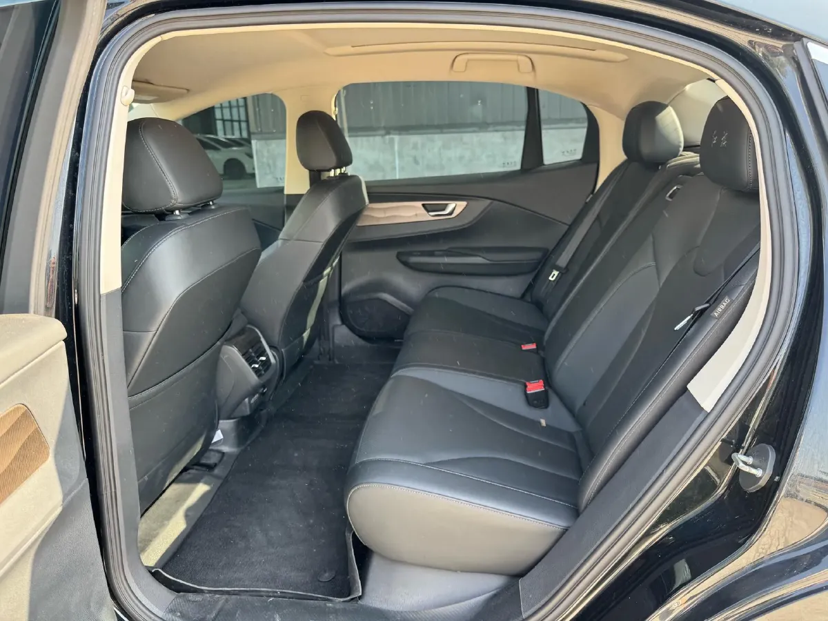 2022 HongQi E-QM5 BEV 54KWH,autocango,china used car exporter,china ev exporter,chinese used car exporter,chinese used ev exporter