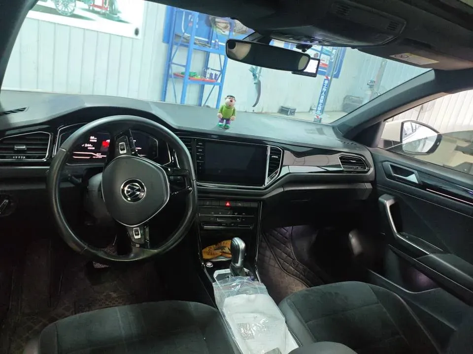 2021 Volkswagen T-Roc 1.4T 150HP L4 7DCT,autocango,china used car exporter,china ev exporter,chinese used car exporter,chinese used ev exporter