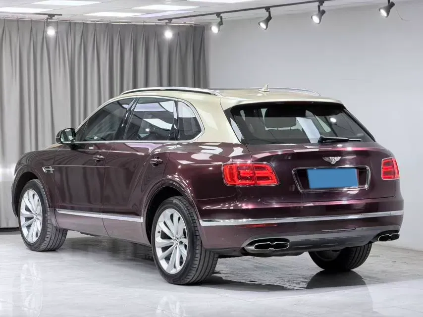2018 Bentley Bentayga 4.0T 550HP V8 8AT,autocango,china used car exporter,china ev exporter,chinese used car exporter,chinese used ev exporter