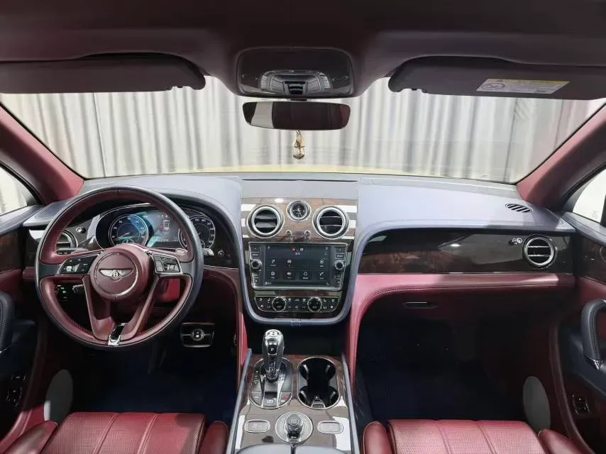 2018 Bentley Bentayga 4.0T 550HP V8 8AT,autocango,china used car exporter,china ev exporter,chinese used car exporter,chinese used ev exporter