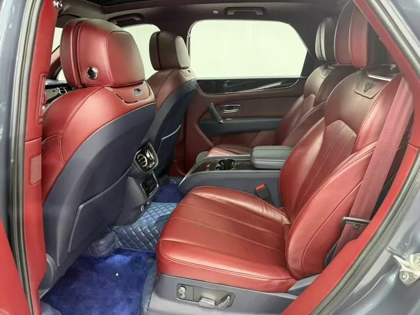 2018 Bentley Bentayga 4.0T 550HP V8 8AT,autocango,china used car exporter,china ev exporter,chinese used car exporter,chinese used ev exporter