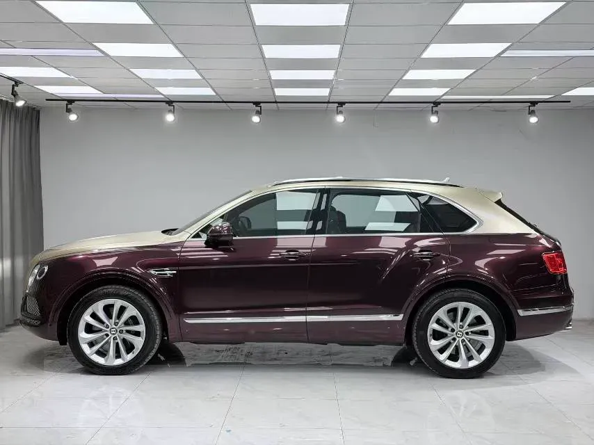 2018 Bentley Bentayga 4.0T 550HP V8 8AT,autocango,china used car exporter,china ev exporter,chinese used car exporter,chinese used ev exporter