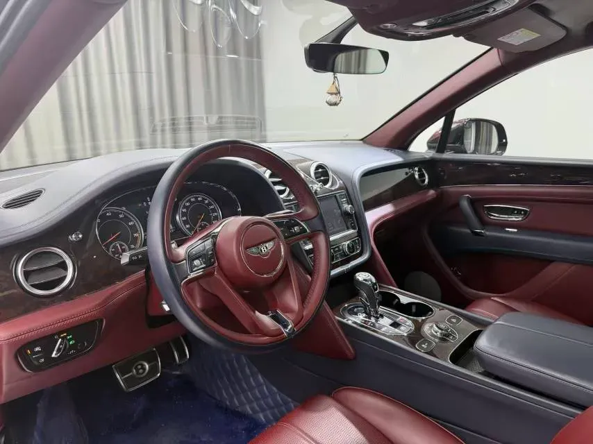 2018 Bentley Bentayga 4.0T 550HP V8 8AT,autocango,china used car exporter,china ev exporter,chinese used car exporter,chinese used ev exporter