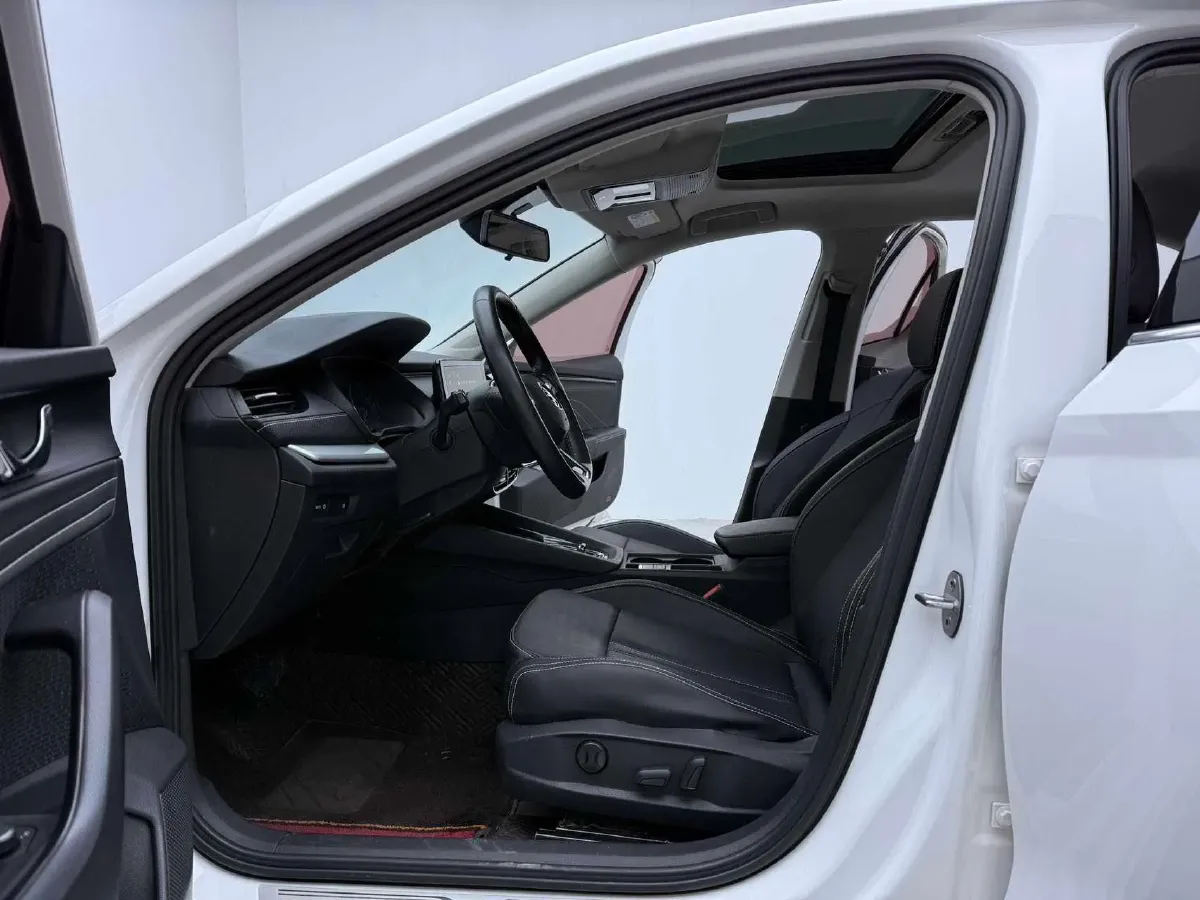 2021 Skoda Octavia 1.4T 150HP L4 7DCT,autocango,china used car exporter,china ev exporter,chinese used car exporter,chinese used ev exporter