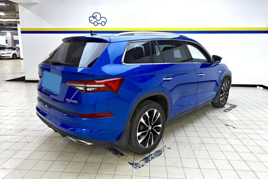 2022 Skoda Kodiak 2.0T 186HP L4 7DCT,autocango,china used car exporter,china ev exporter,chinese used car exporter,chinese used ev exporter