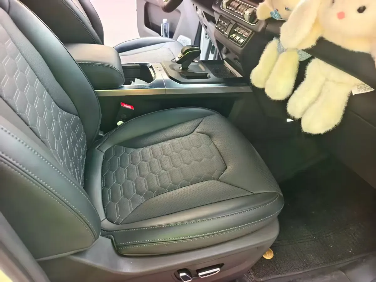 2024 212 212 T01 2.0T 252HP L4 8AT,autocango,china used car exporter,china ev exporter,chinese used car exporter,chinese used ev exporter