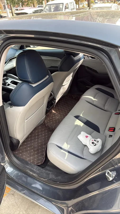 2021 Geely Preface 2.0T 190HP L4 7DCT,autocango,china used car exporter,china ev exporter,chinese used car exporter,chinese used ev exporter