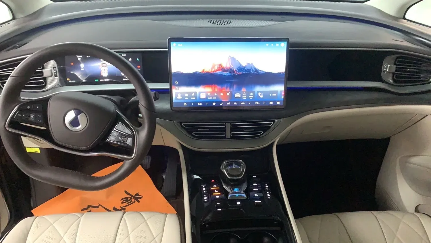 2024 Denza D9 1.5T 139HP L4 E-CVT PHEV 40KWH,autocango,china used car exporter,china ev exporter,chinese used car exporter,chinese used ev exporter