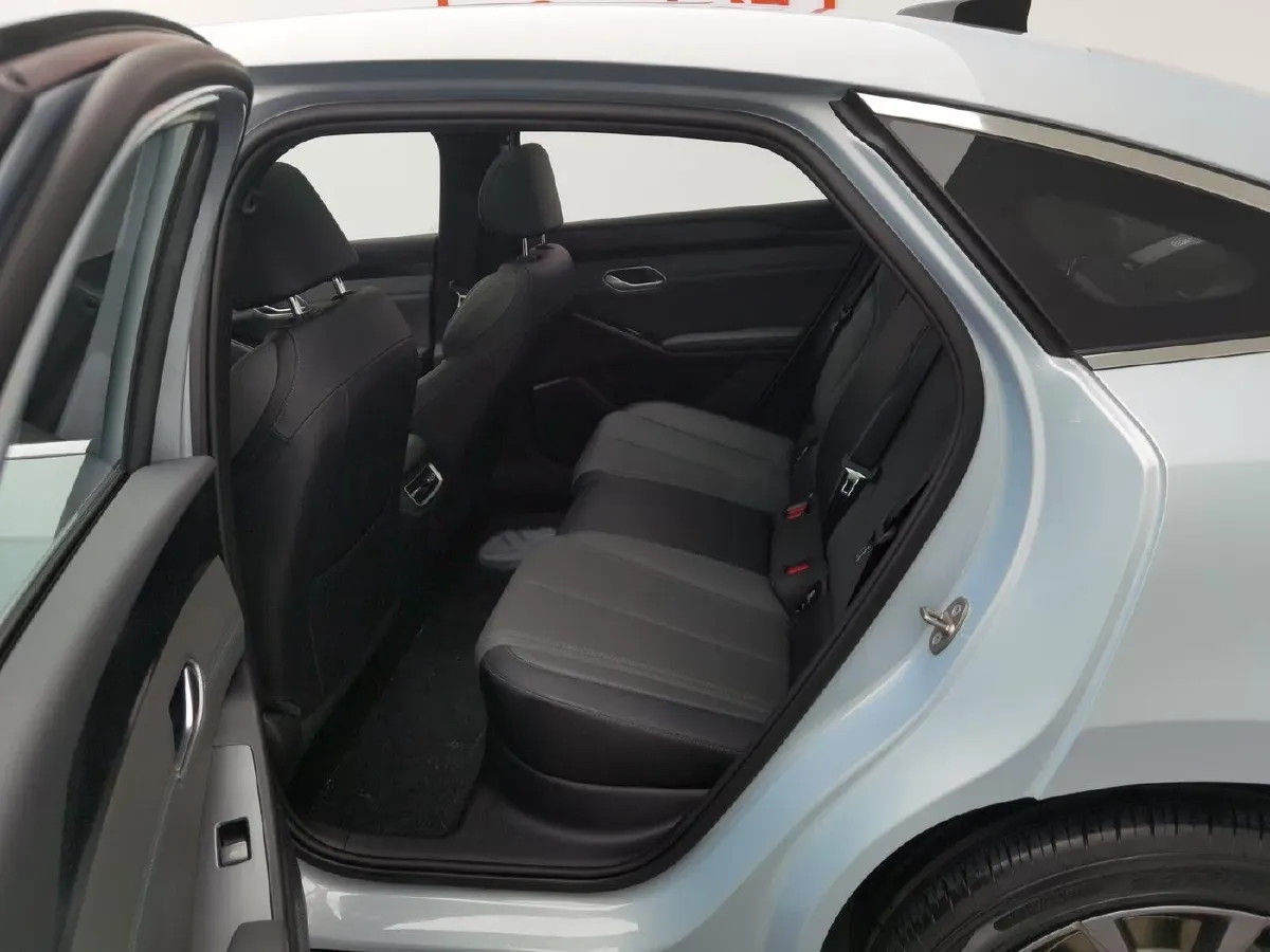 2025 BYD QinL BEV,autocango,china used car exporter,china ev exporter,chinese used car exporter,chinese used ev exporter