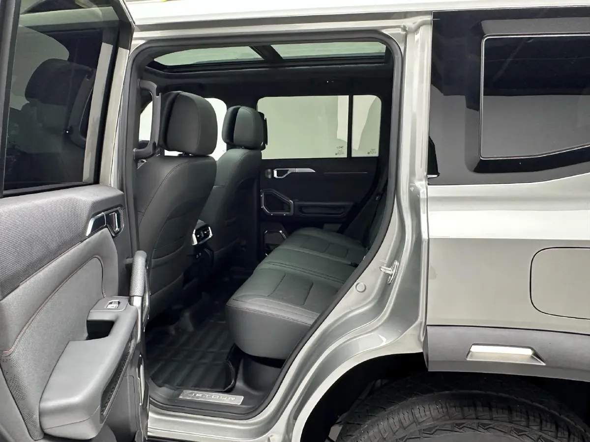 2023 Jetour Traveller 2.0T 254HP L4 7DCT,autocango,china used car exporter,china ev exporter,chinese used car exporter,chinese used ev exporter