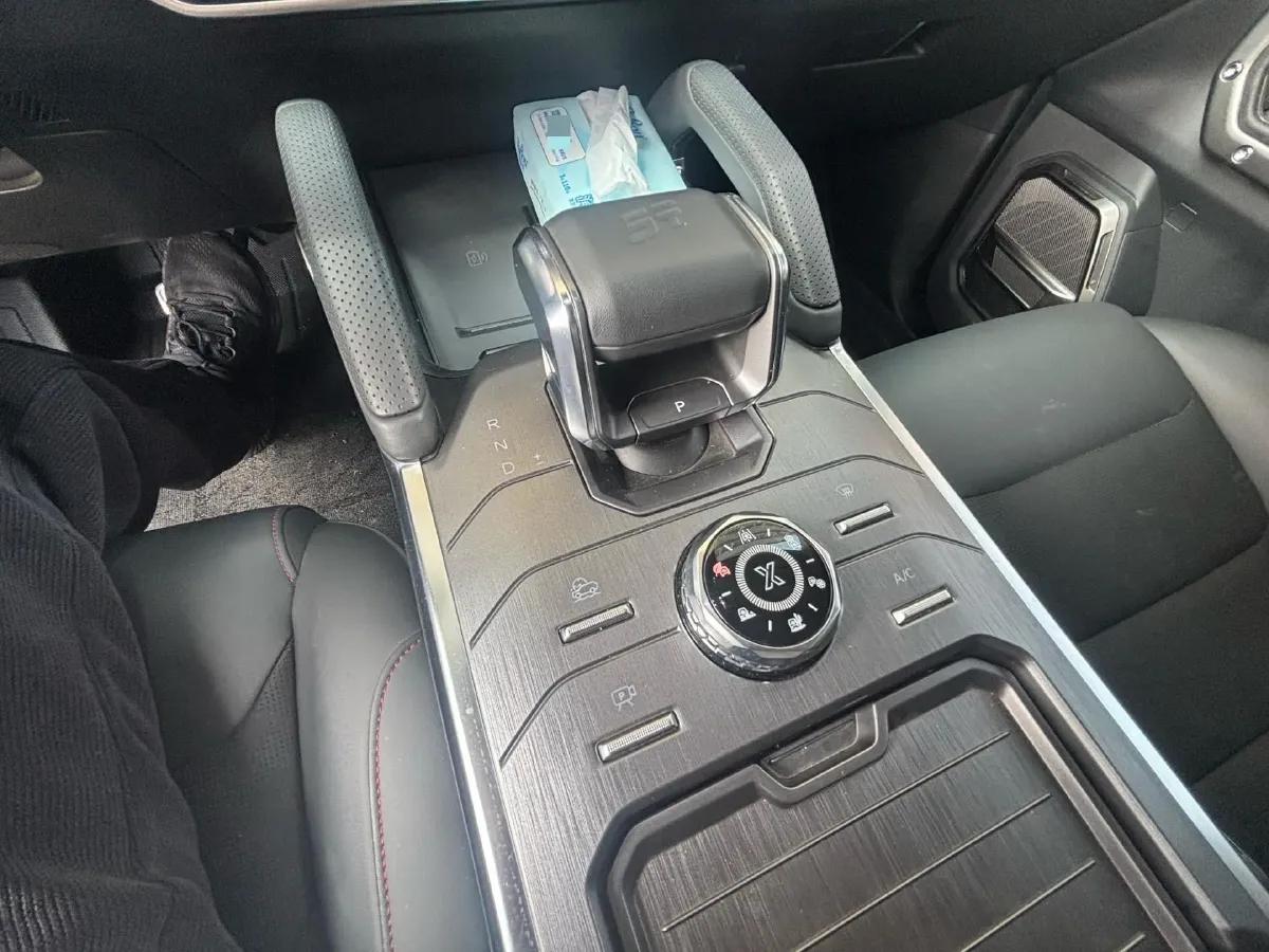 2023 Jetour Traveller 2.0T 254HP L4 7DCT,autocango,china used car exporter,china ev exporter,chinese used car exporter,chinese used ev exporter