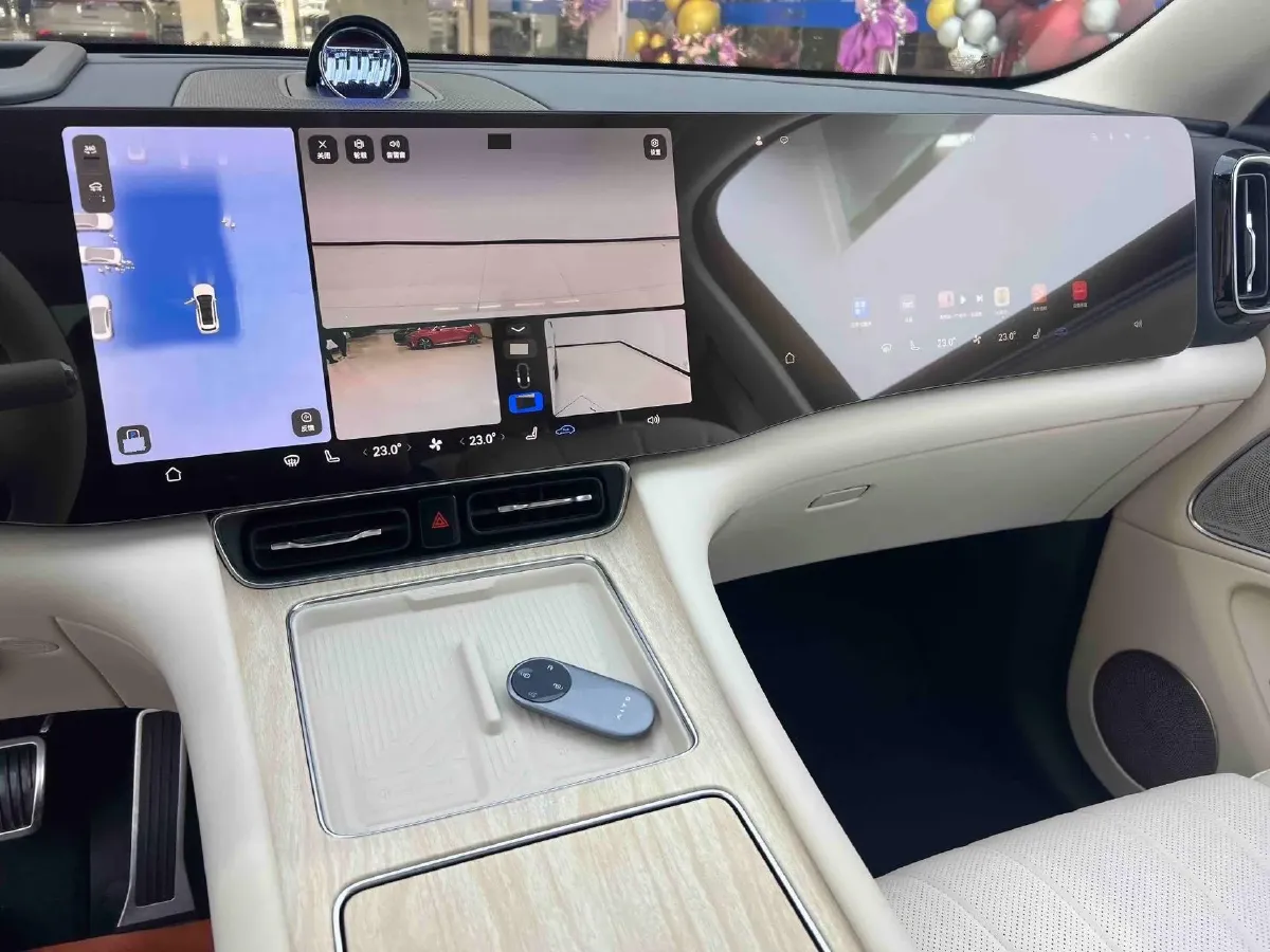 2025 AITO AITO M8 REEV 160HP REEV 53.4KWH,autocango,china used car exporter,china ev exporter,chinese used car exporter,chinese used ev exporter