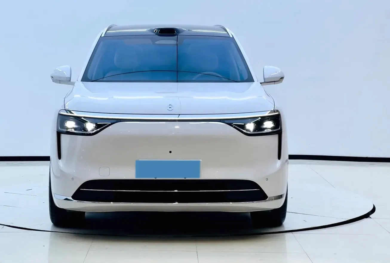 2025 AITO AITO M8 REEV 160HP REEV 53.4KWH,autocango,china used car exporter,china ev exporter,chinese used car exporter,chinese used ev exporter