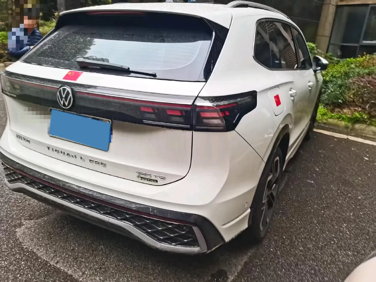 2025 Volkswagen Tiguan L 2.0T 220HP L4 7DCT,autocango,china used car exporter,china ev exporter,chinese used car exporter,chinese used ev exporter
