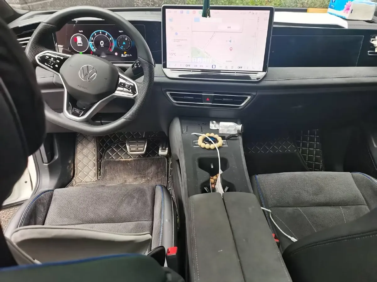 2025 Volkswagen Tiguan L 2.0T 220HP L4 7DCT,autocango,china used car exporter,china ev exporter,chinese used car exporter,chinese used ev exporter